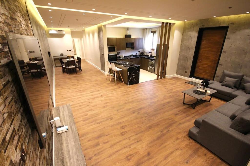 Apartment ارضية واسعة Spacious Ground Floor *