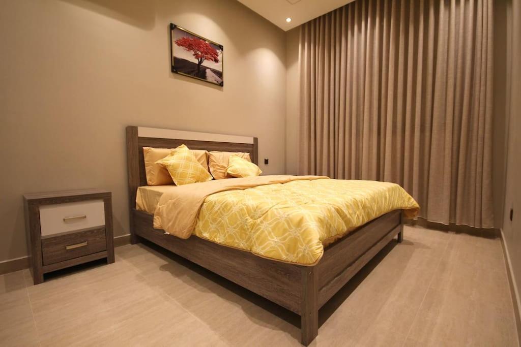 ارضية واسعة Spacious Ground Floor Apartment *